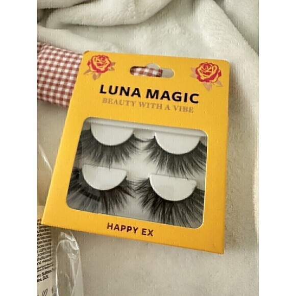 NEW Beauty Hair Lot Hand Cream Gel Nails Eye Lashes Hair Treatment Hair Band - Picture 4 of 4